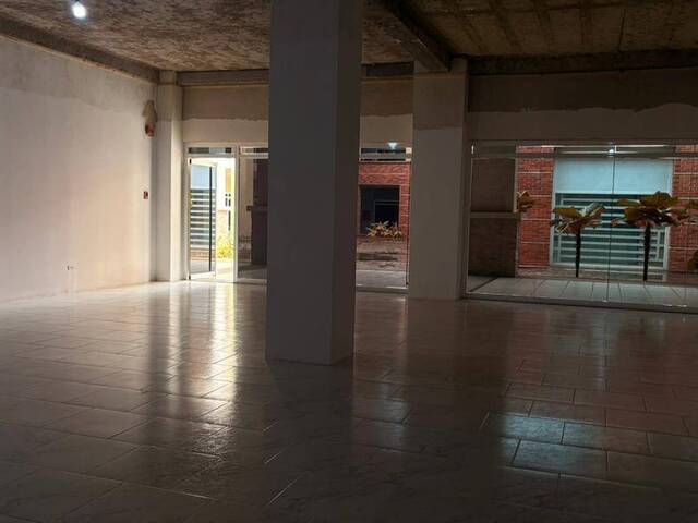 #6 - Oficina para Venta en El Tigre - B