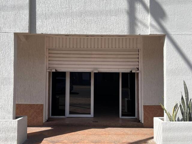 #27 - Oficina para Venta en El Tigre - B