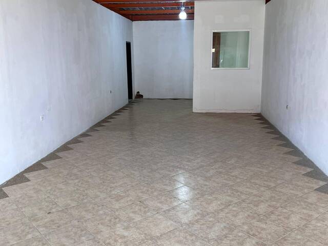 #27 - Oficina para Venta en El Tigre - B