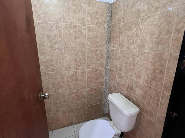 #27 - Oficina para Venta en El Tigre - B