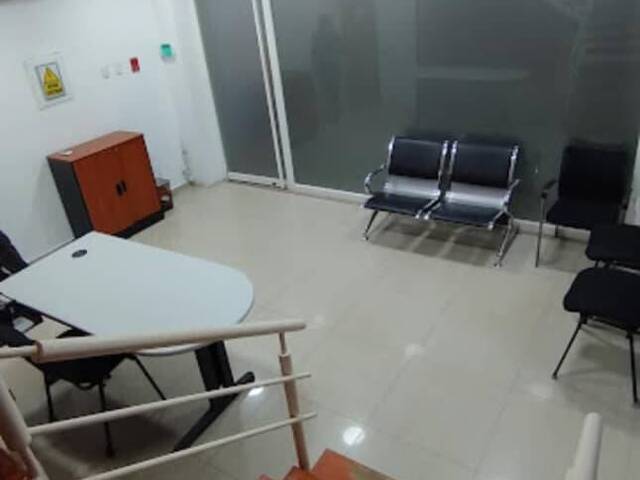 #29 - Oficina para Venta en El Tigre - B